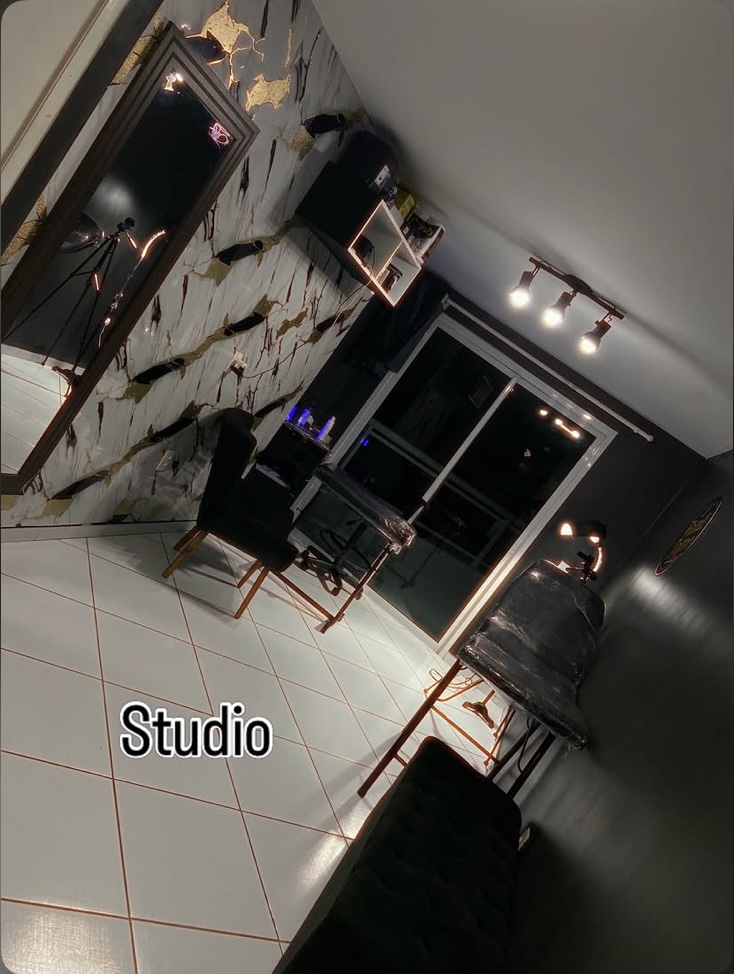 Interior do estúdio Fatal Tattoo